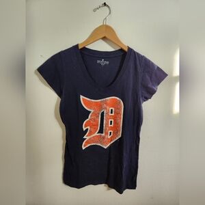 Detroit Tigers Women's T-Shirt Short Sleeve V-Neck‎ Navy Orange Large